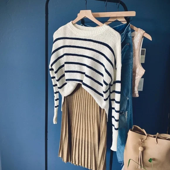 VINCE Pleated Metallic Crochet-Knit Midi Skirt Bronze - Picture 2 of 11